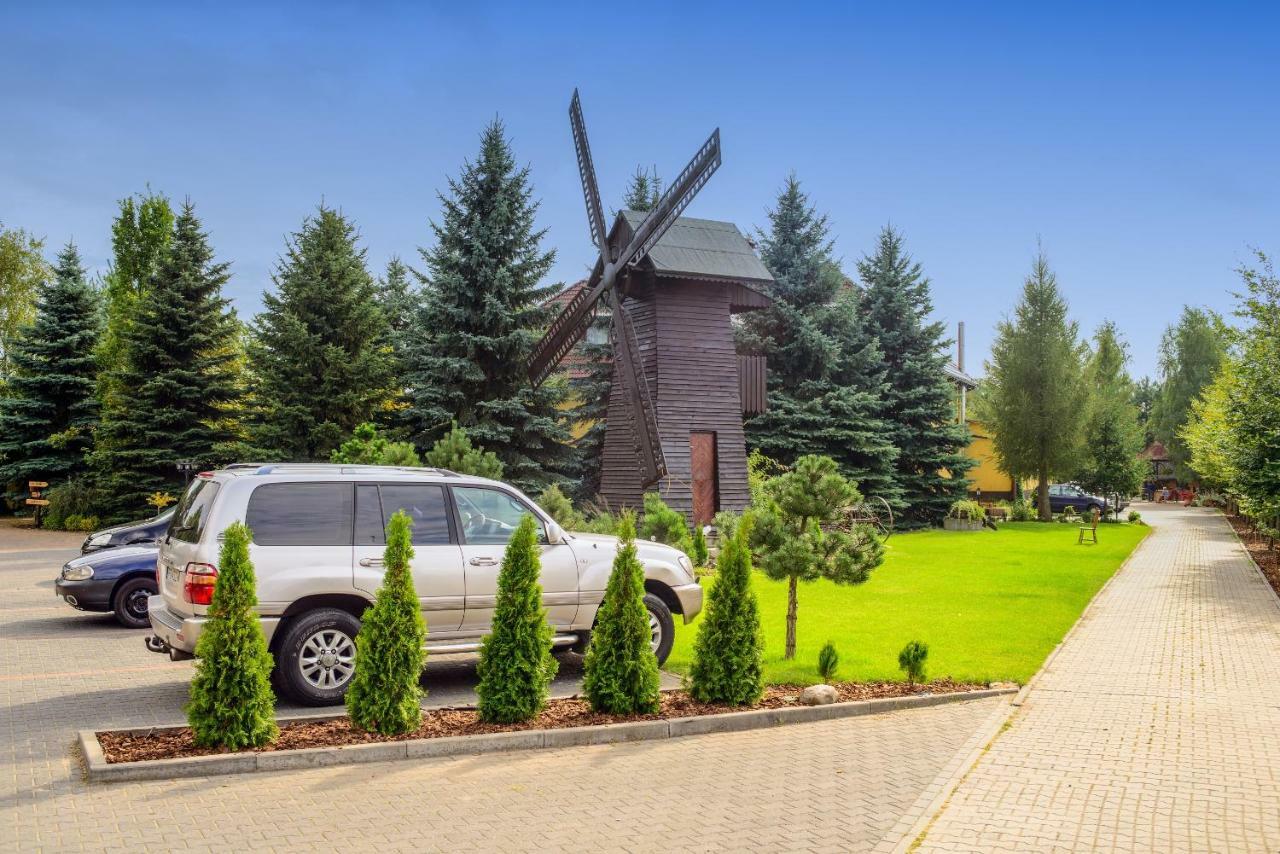 Dworek Staropolski Познан Екстериор снимка